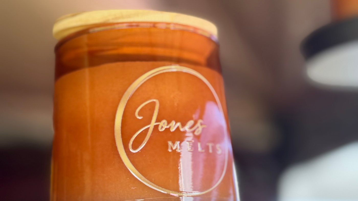 Jones Melts soy candle